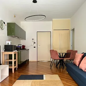 La Casa Di Charlie - Stazione Appartamento